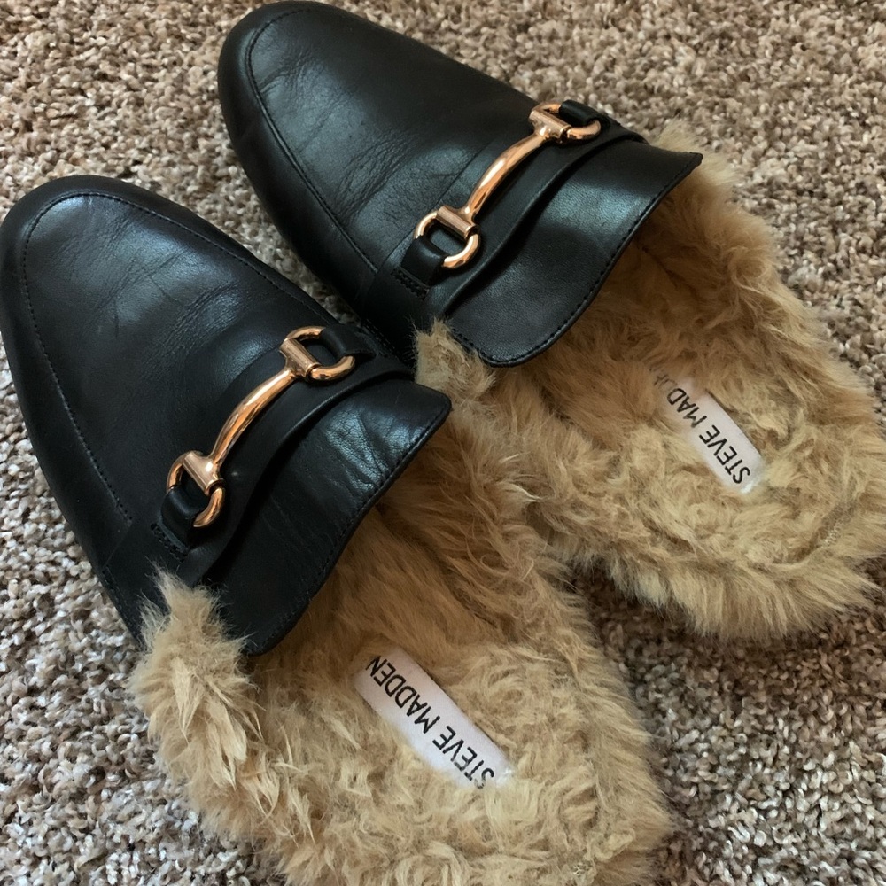 Steve Madden black loafer mules with faux fur lining